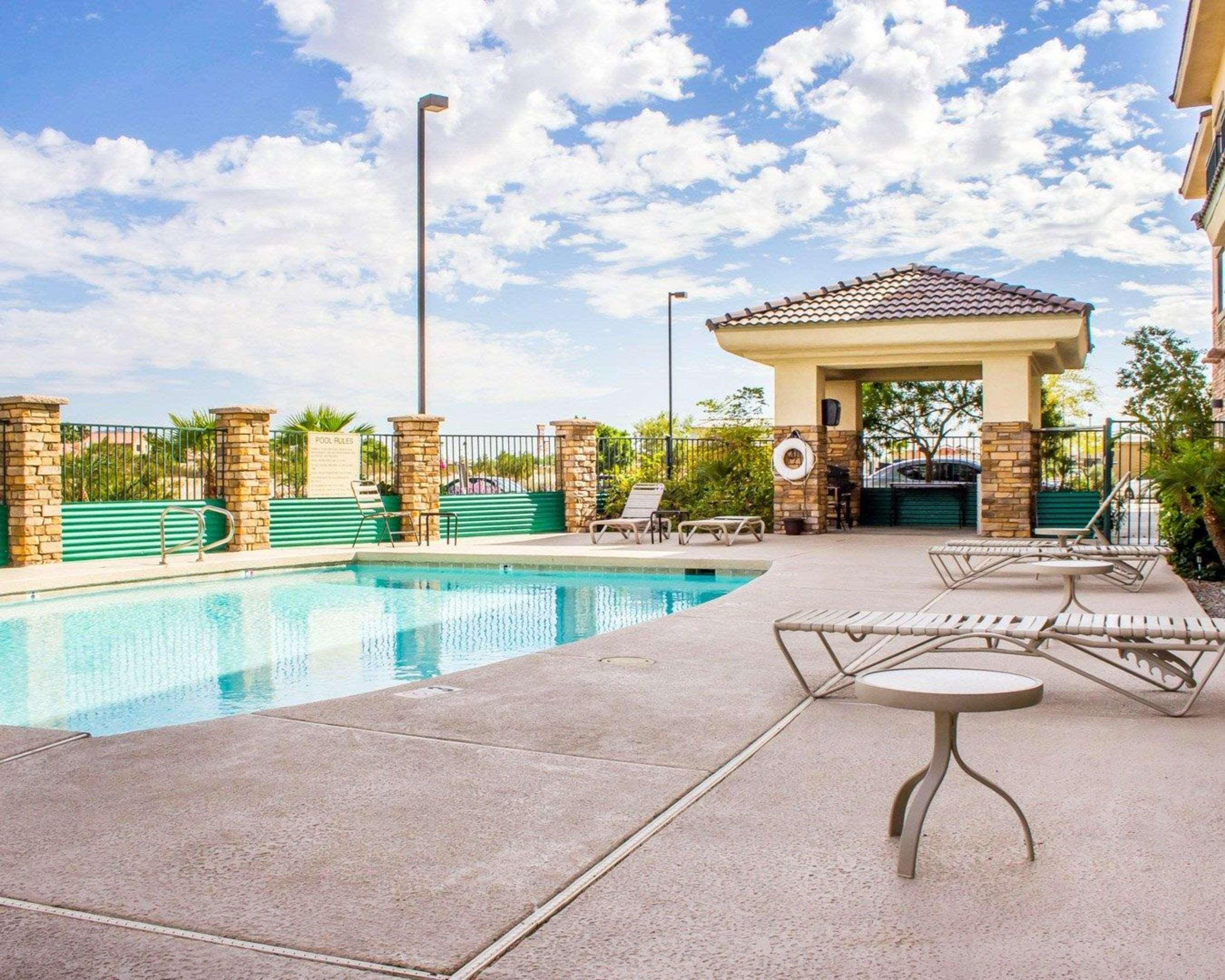 Comfort Inn And Suites Yuma I-8 Екстериор снимка