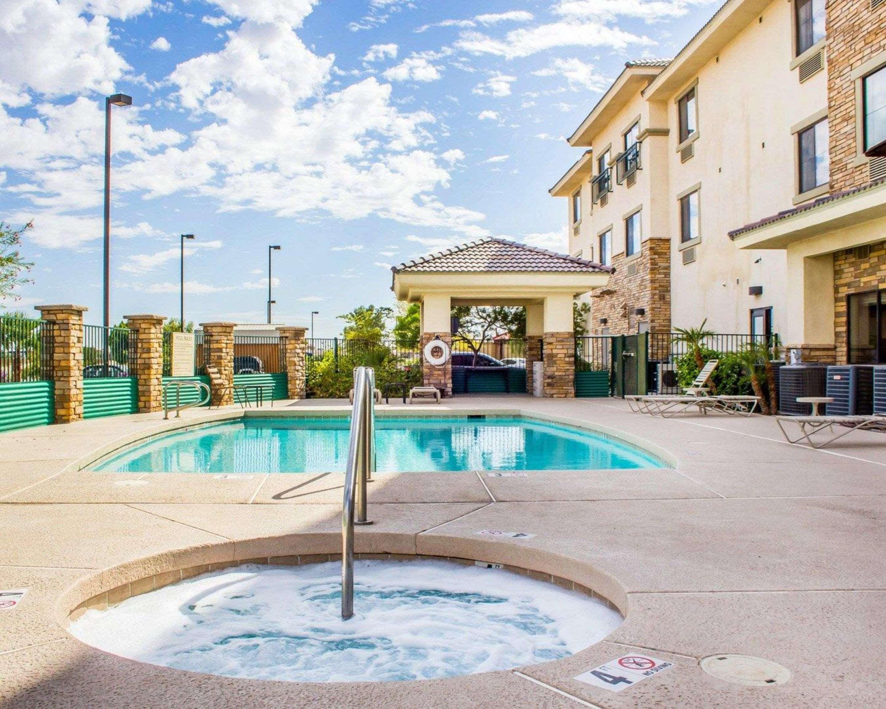 Comfort Inn And Suites Yuma I-8 Екстериор снимка