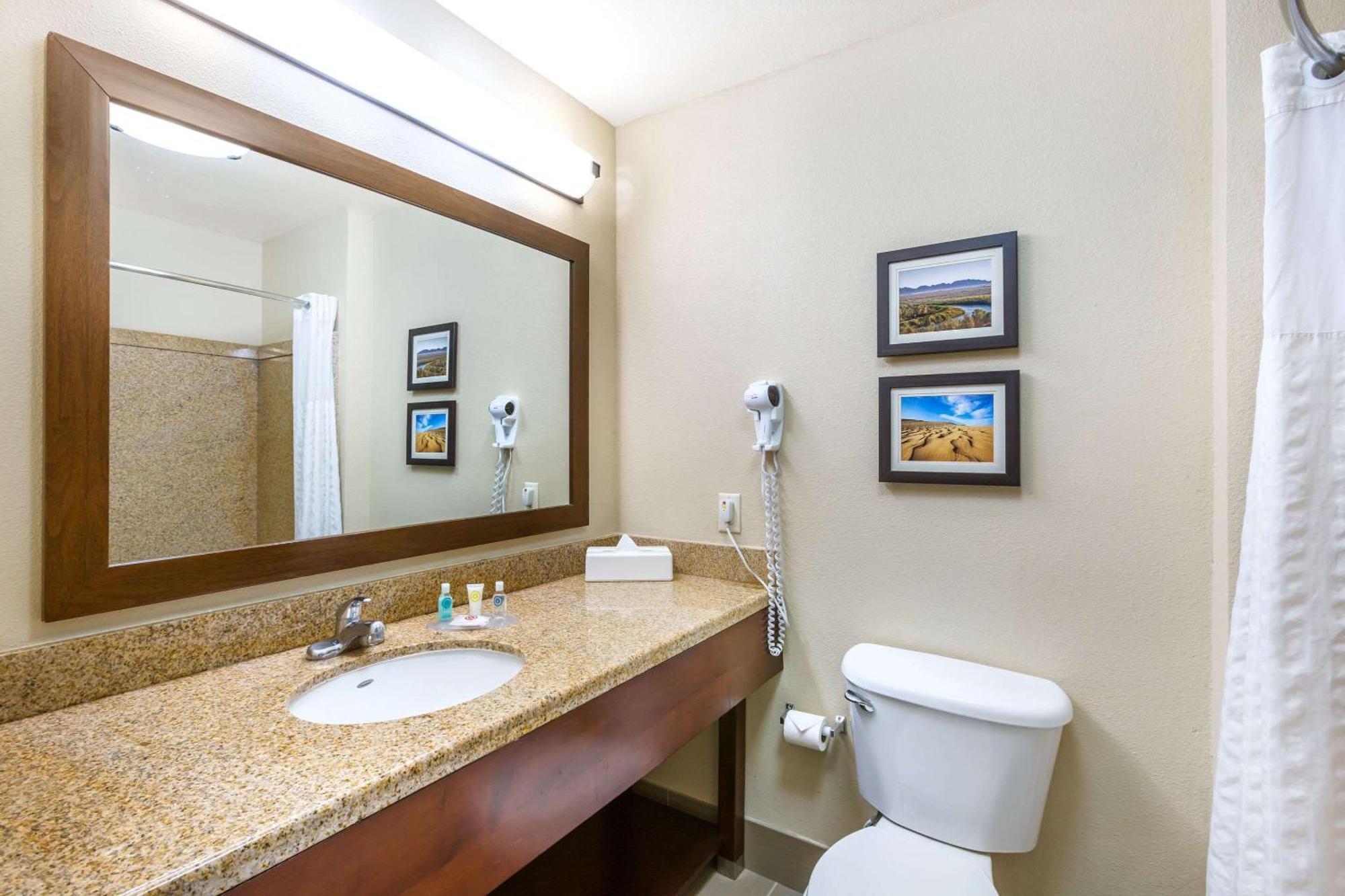 Comfort Inn And Suites Yuma I-8 Екстериор снимка