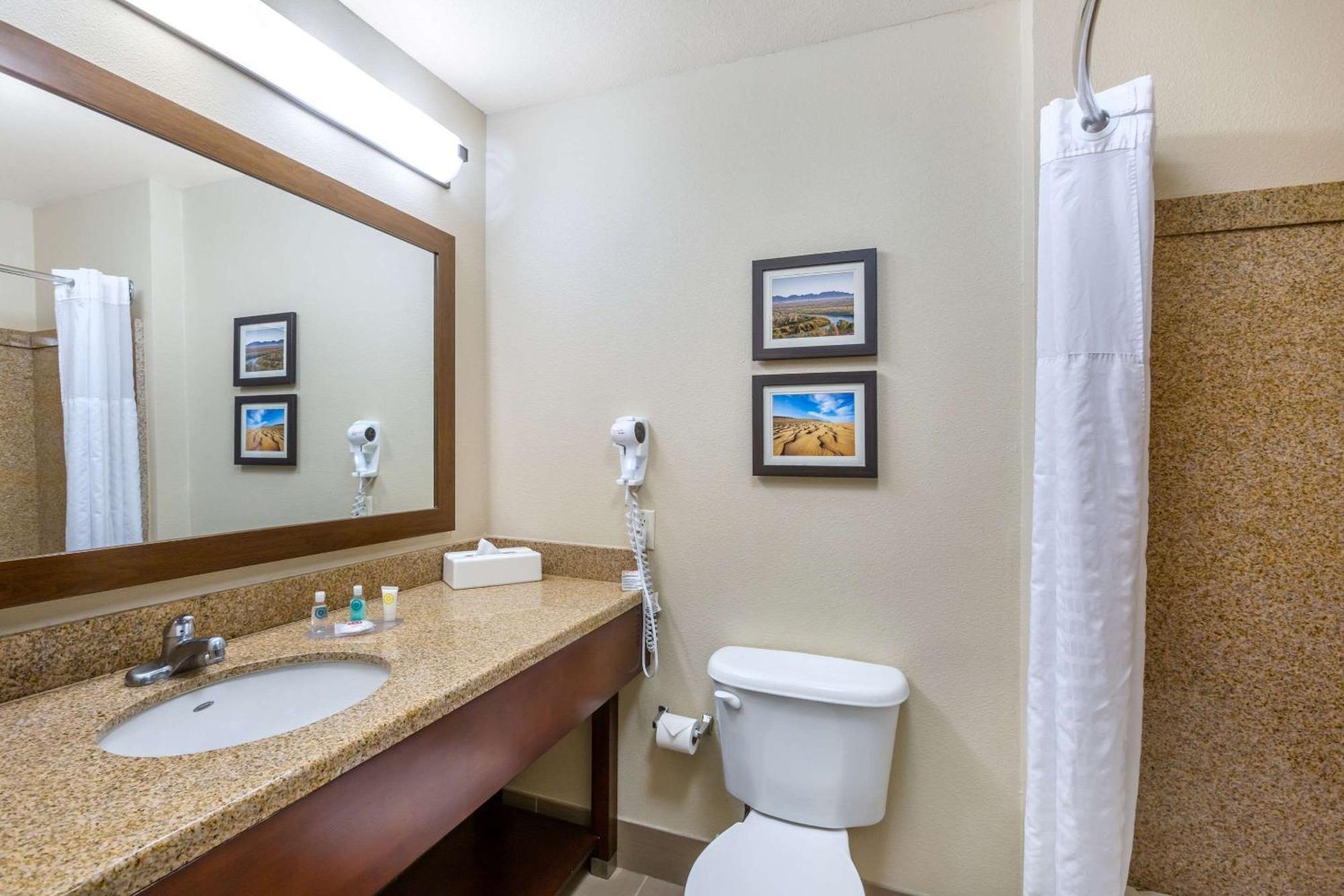 Comfort Inn And Suites Yuma I-8 Екстериор снимка